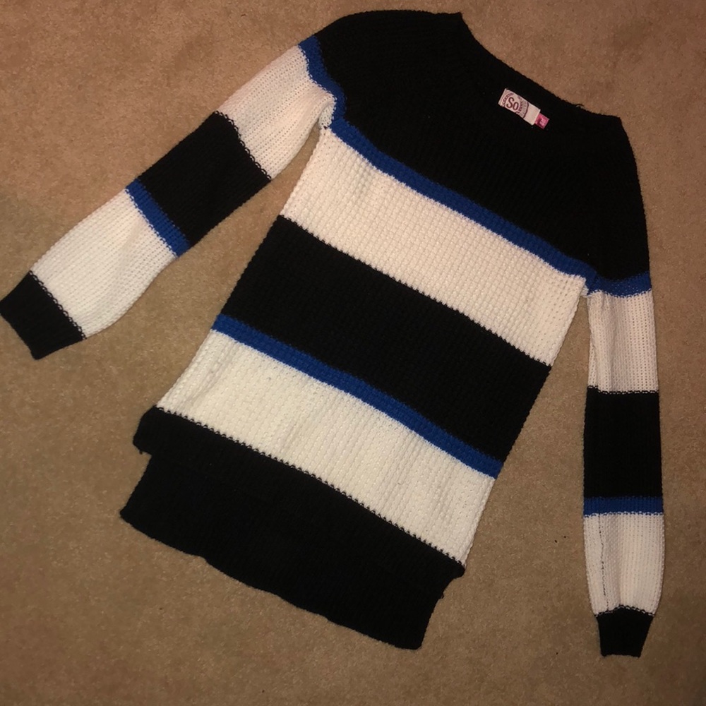 striped sweater🖤